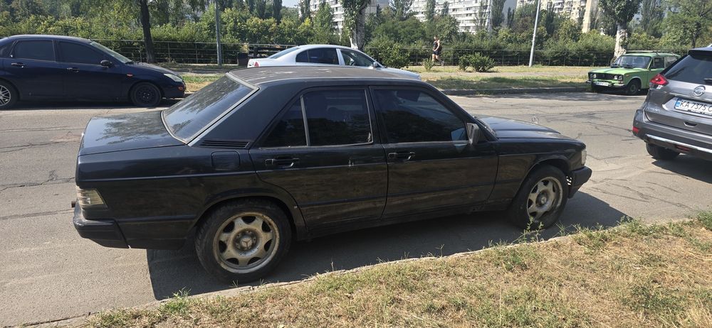 Mercedes-BENZ 190 E 2.3