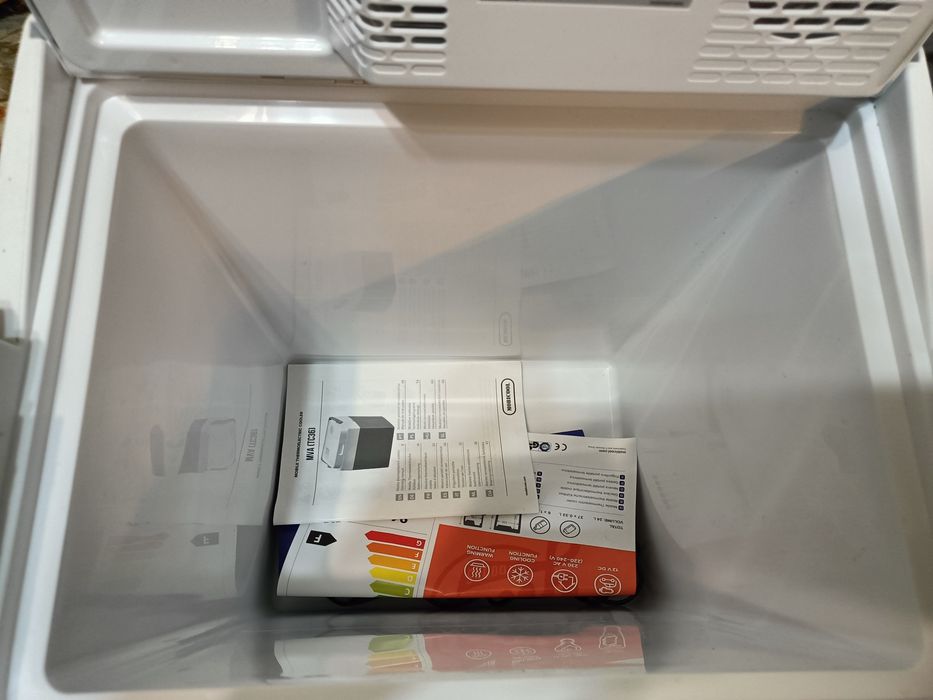 Geleira Elétrica Portátil (frio e quente para carro, casa,...) Mobicool/Crivit - 12V/230V - como novo