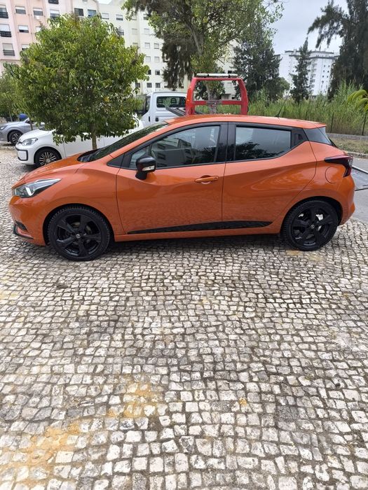 Nissan Micra um carro muito econômico.Fazemos financiamento.