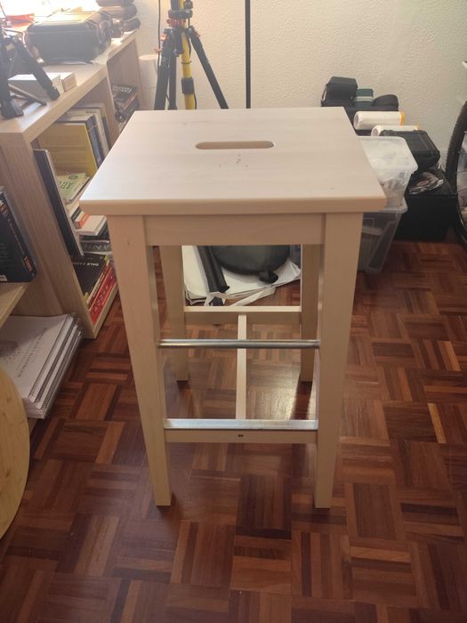 Banco alto IKEA para refeições