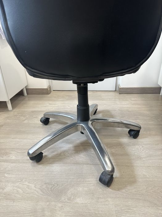 Cadeira de executivo escritorio pele preta