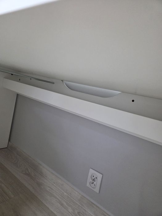 Biurko Ikea Malm z ruchomym panelem bocznym (z  dodatkami wg opisu)