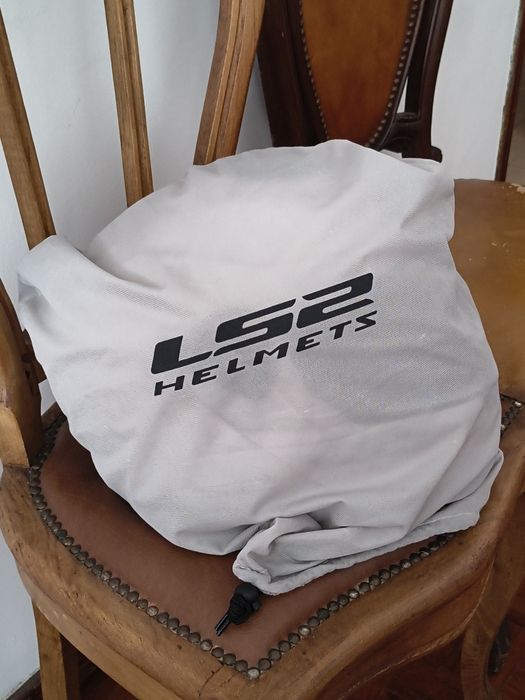 Capacete modular LS2
