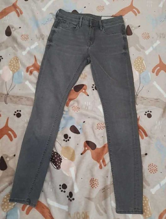 Szare jeansy skinny