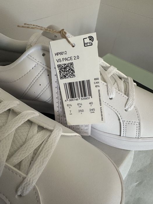 Tenis Adidas novos n 40