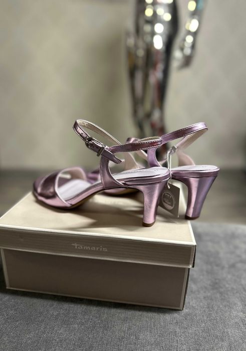 Sandałki Damskie Carmela rozmiar.38