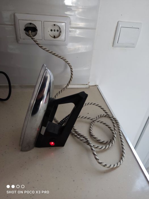 Ferro antigo engomar