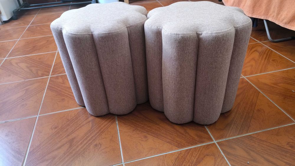 Puff de de sala ou quarto.