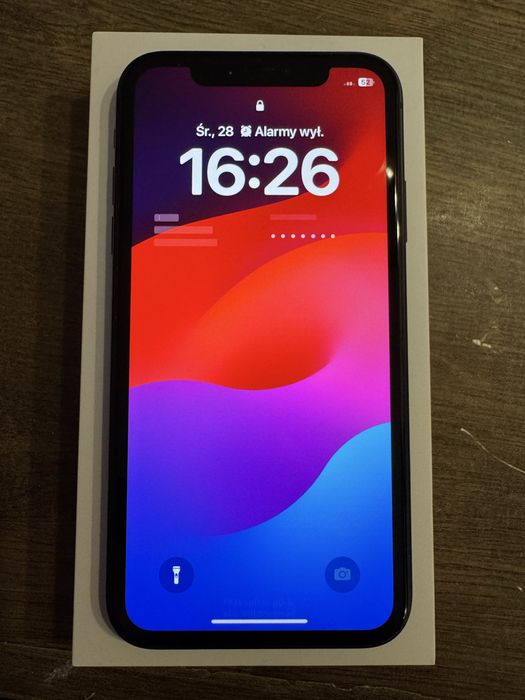 IPhone 11 64 GB 99 % bateria