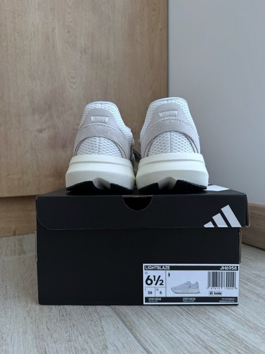 США! Жіночі кросівки Adidas Lightblaze JH6958 Оригінал! 38.5-39р