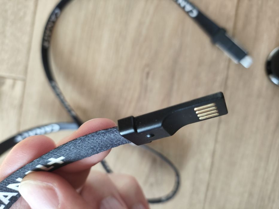 Smycz Canal+ z kablem USB-C/USB-C/iPhone