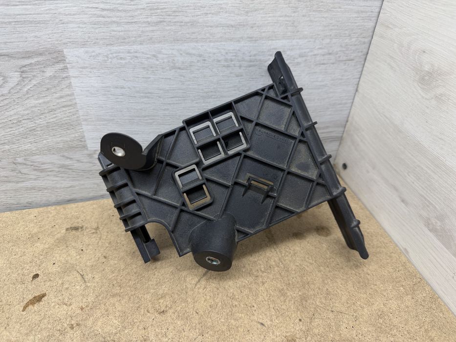 Кронштейн блоку керування двигуном VW Tiguan 18-24p