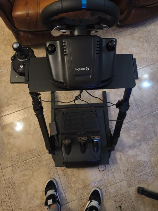 Volante Logitech + suporte
