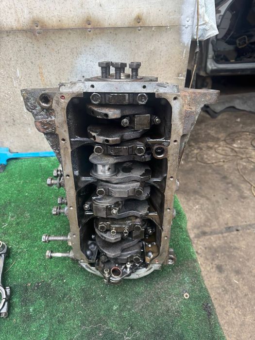 Блок двигуна Ваз 2108 1,3 карб колінвал не стукає взборі