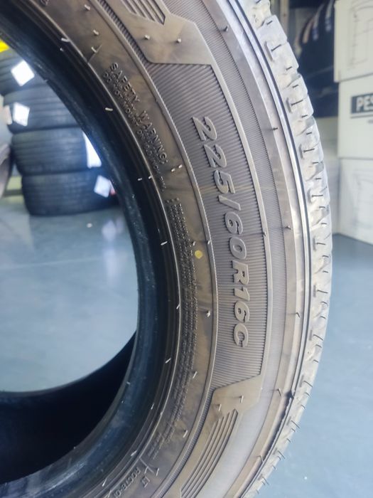 Pneus 225/60R 16C