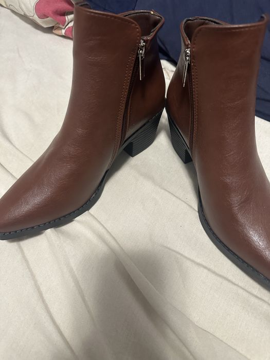 Botas castanhas novas 39