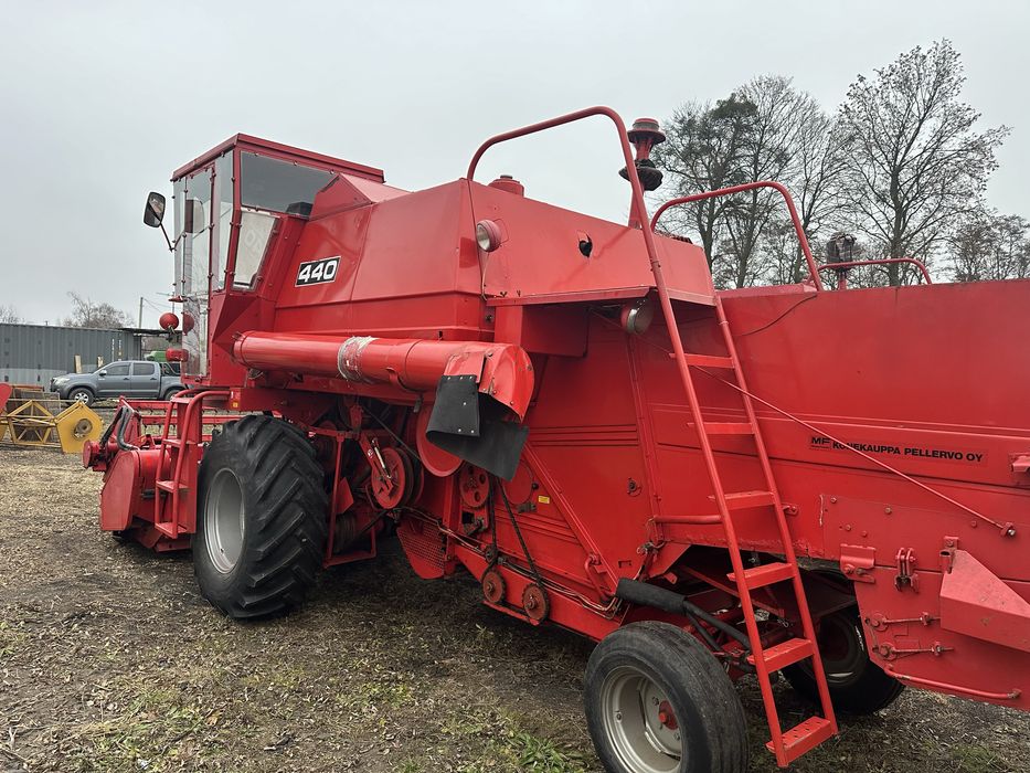 Зернозбиральний комбайн Massey Ferguson 440. 2 шт.