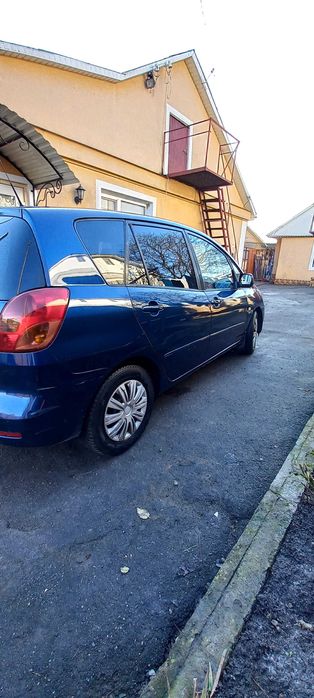 Тойота версо корола