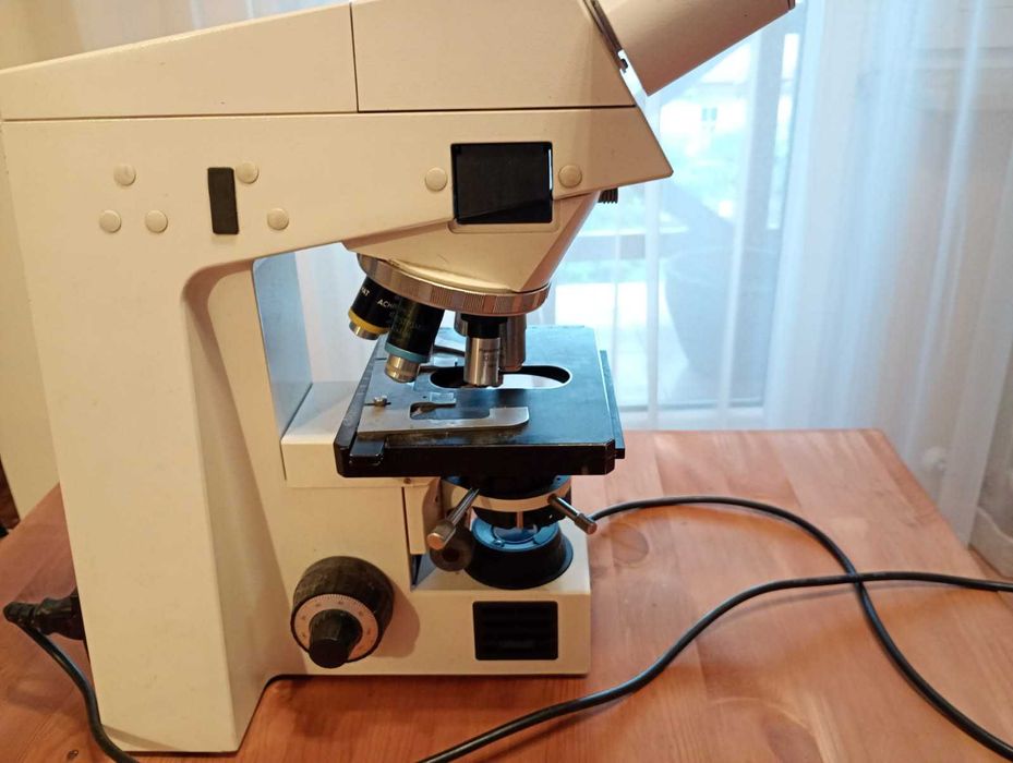 Mikroskop profesjonalny laboratoryjny