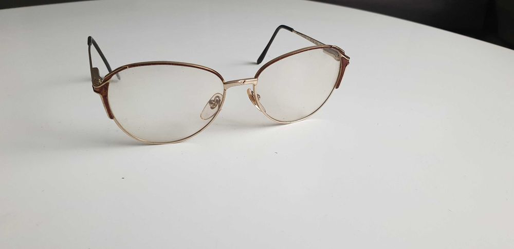 Starocie z Gdyni - Okulary damskie +1 dioptrii rozstaw 14cm