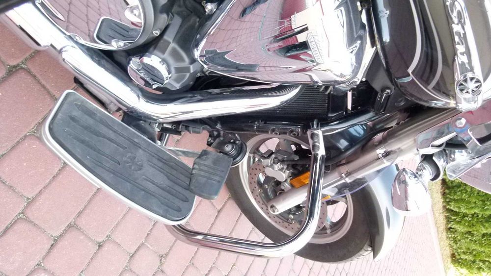Bagażnik Yamaha XVS 1300 V Star szyba
