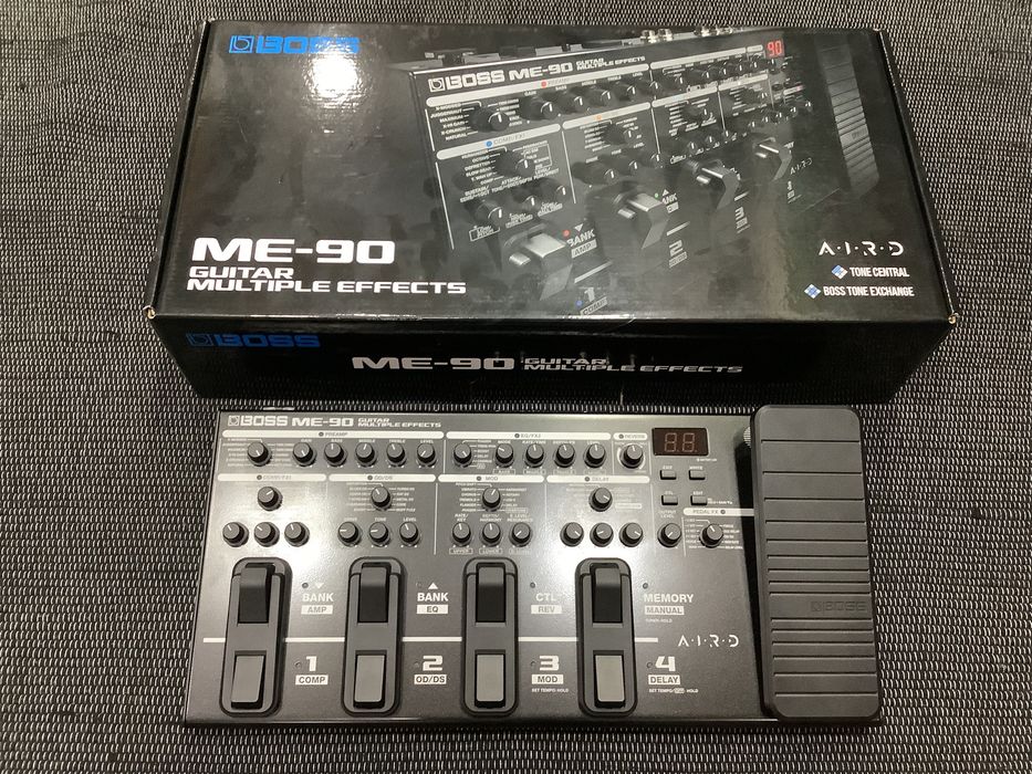 Pedaleira Boss ME 90