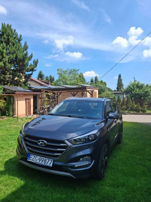 Hyundai Tucson Auto bezwypadkowe, zakupione w polskim salonie z instalacją LPG.