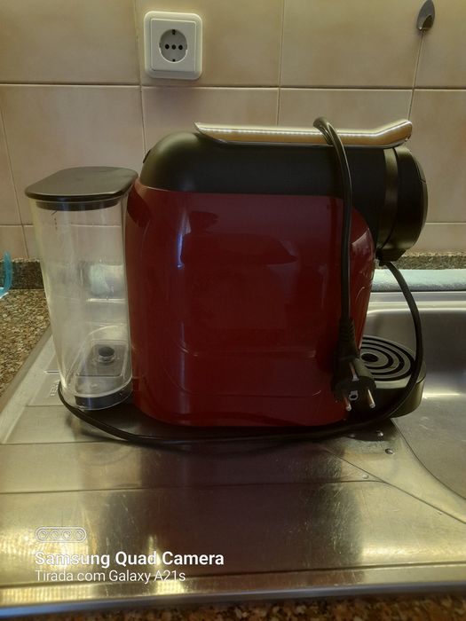 Máquina de café Delta Q - 50€ muito bem estimada