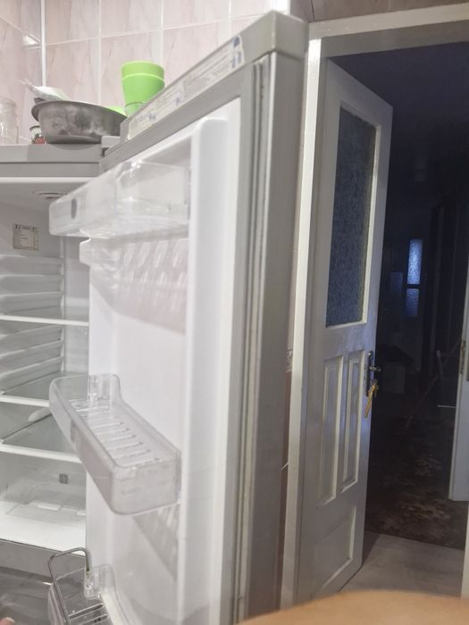 Продам холодильник