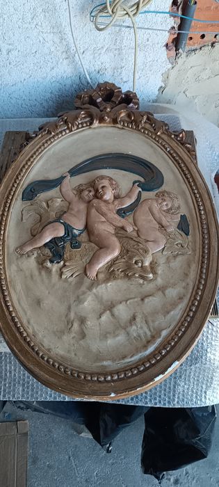 Este decorativo é em gesso