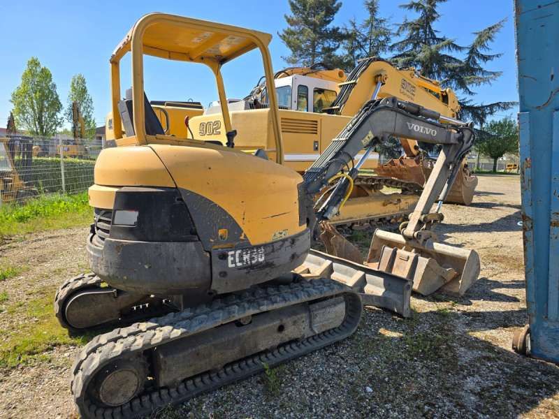 Mini-escavadora VOLVO ECR38