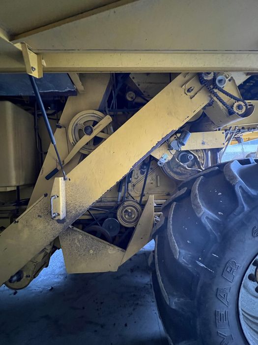 Kombajn New Hollamd TC56