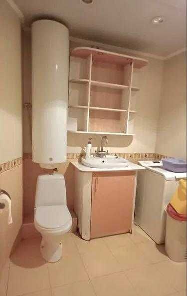 Продам 3 к кв метро Захисників України Спортивна Кінний ринок ML
