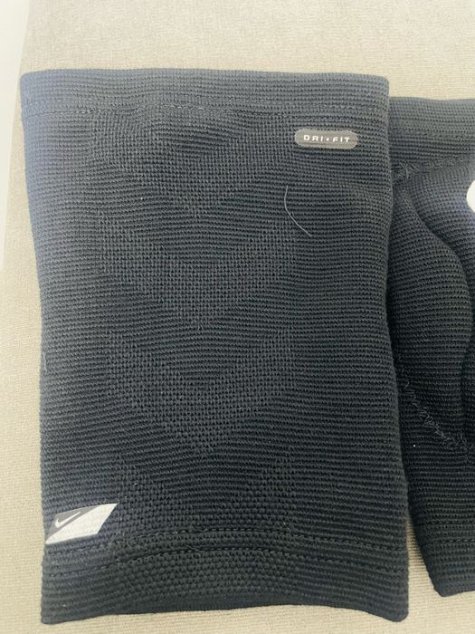 Наколінник унісекс Nike Streak Volleyball Knee Pad Black N.VP.05.001