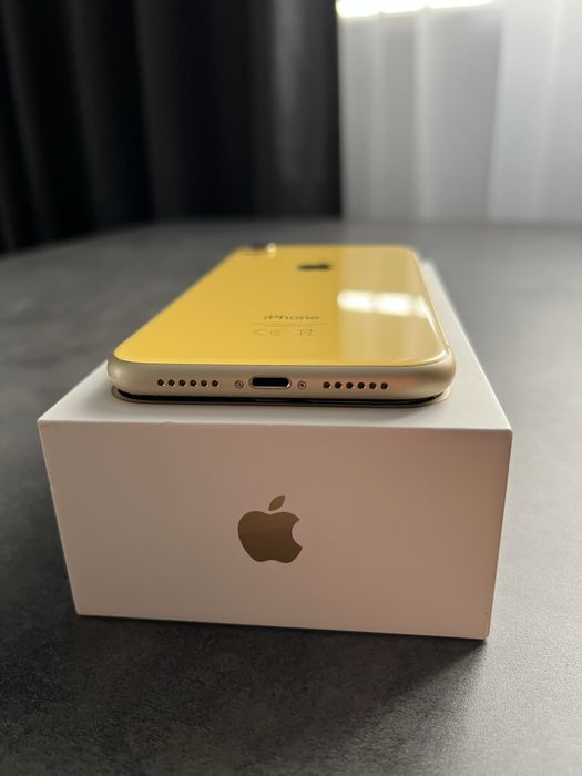Продам iPhone XR 64GB Yellow Neverlock