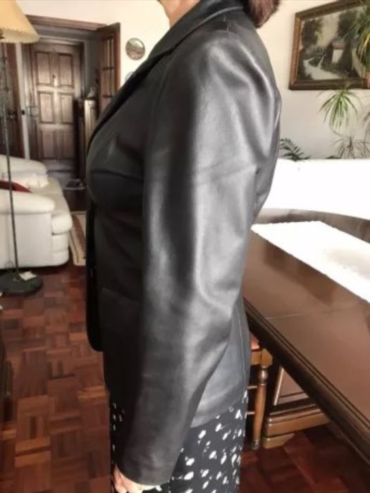 Casaco preto de pele genuína, para senhora "Casa das Peles"