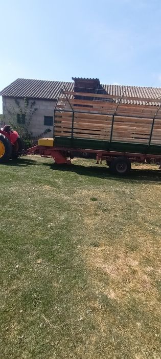 Przyczepa samozbierajaca