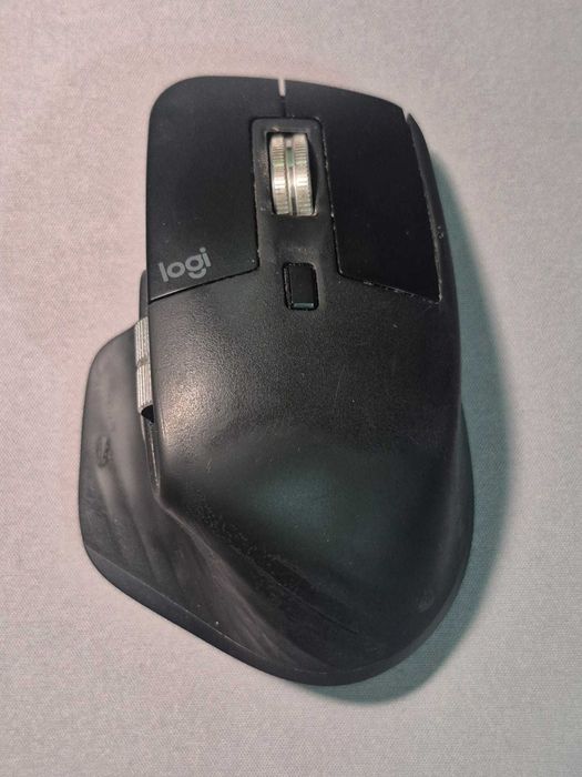 Rato Logitech MX Master 3 + case