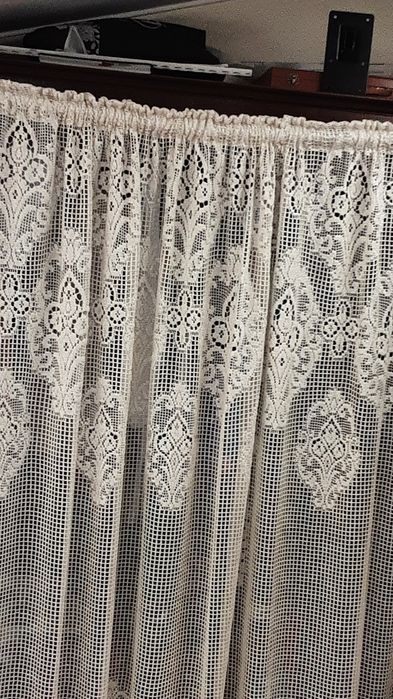 Cortinado  rendado bêje  para janela
