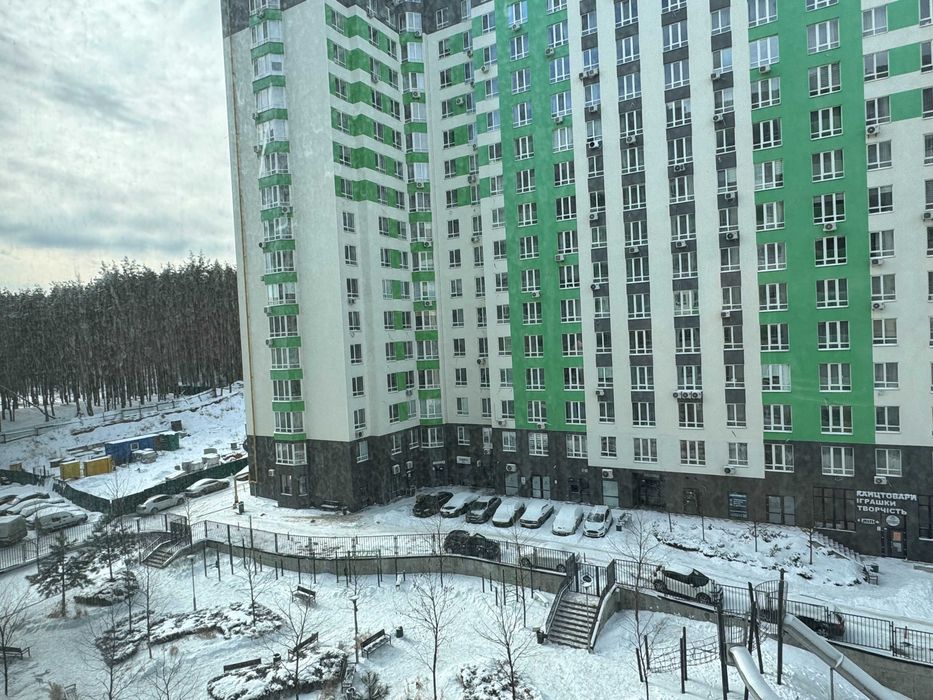 Велика 1-кімнатна квартира з гардеробом біля Центрального Парку