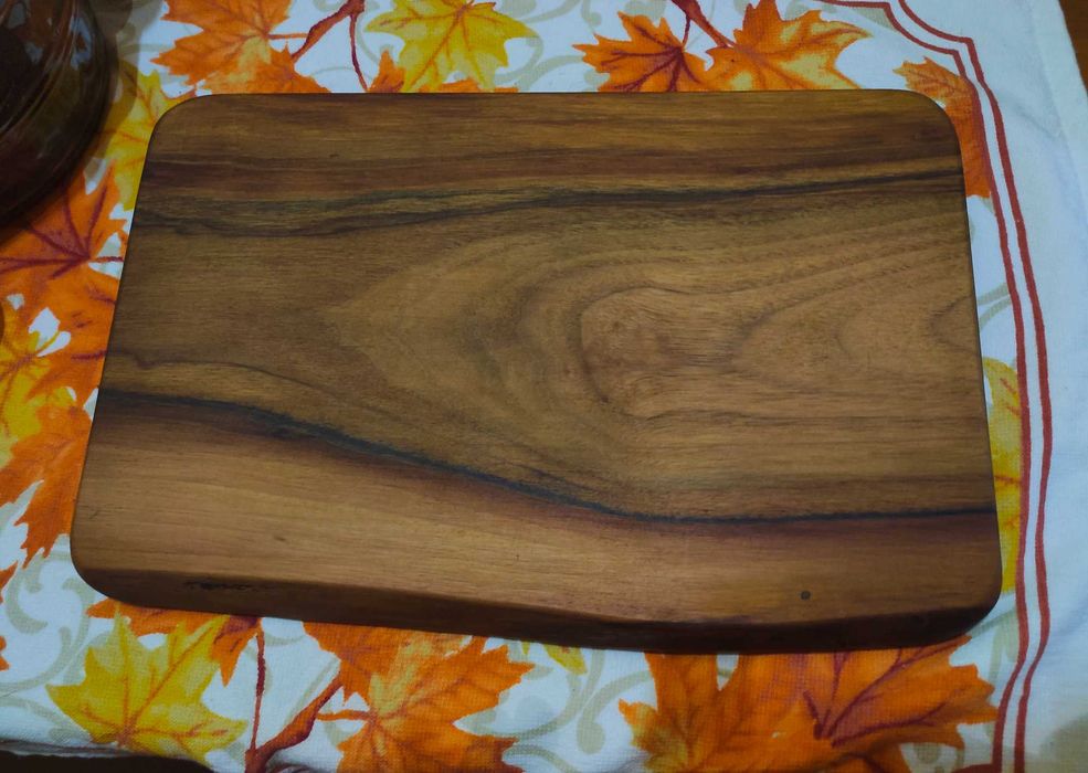 Ręcznie wykonane deski do krojenia, przystawek.