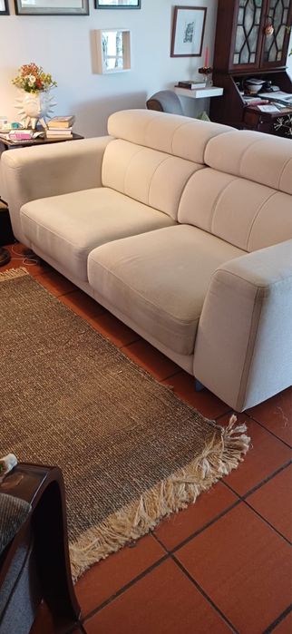 sofa confortavel em creme