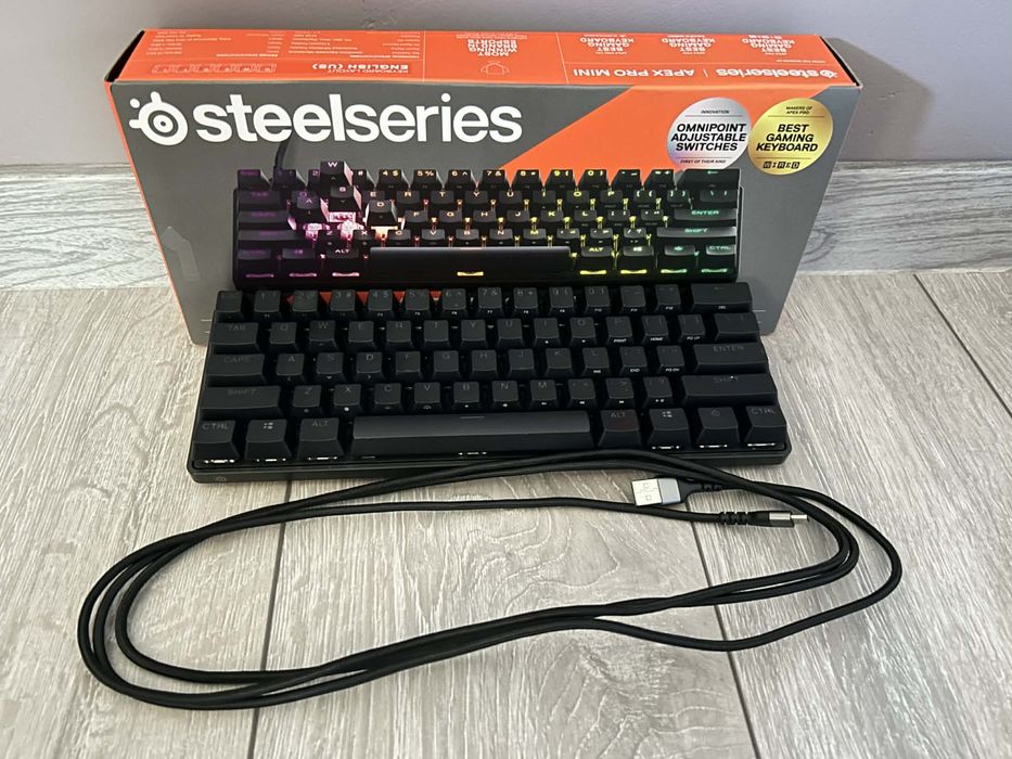 Zestaw klawiatura apex pro mini + monitor samsung
