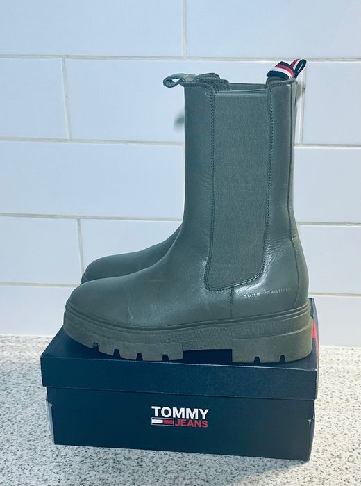 Skórzane sztyblety z protektorem TOMMY HILFIGER