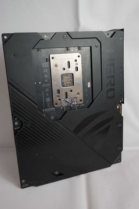 Материнська плата ASUS ROG X870E Crosshair Hero