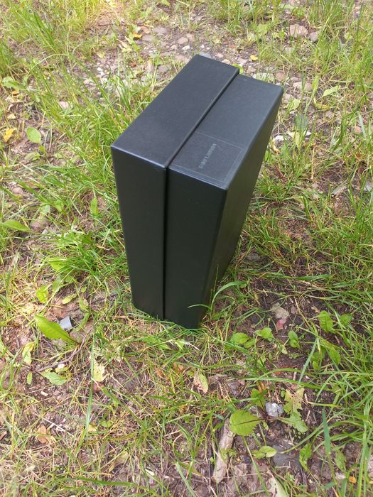 Pudełko po butach,YSL, Saint Laurent plus faktura