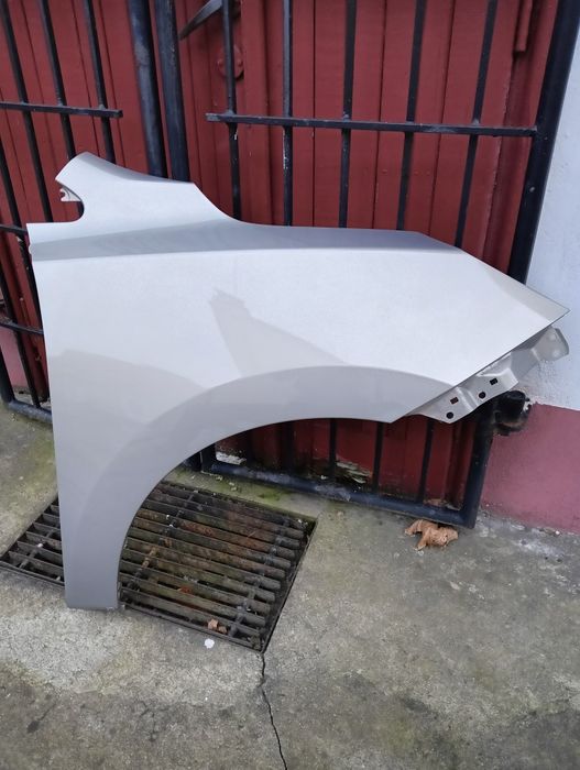 Błotnik prawy przód Hyundai ix35 lakier A3