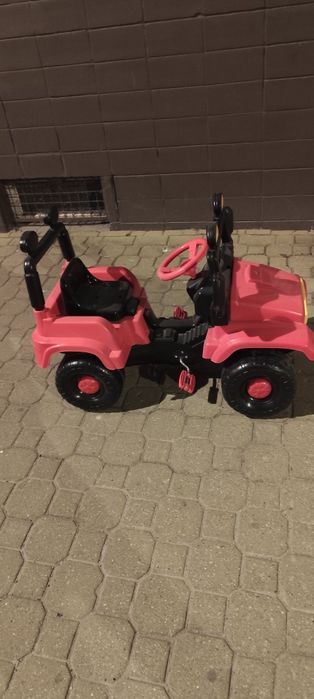 Samochód czerwony na pedały odbior osobisty