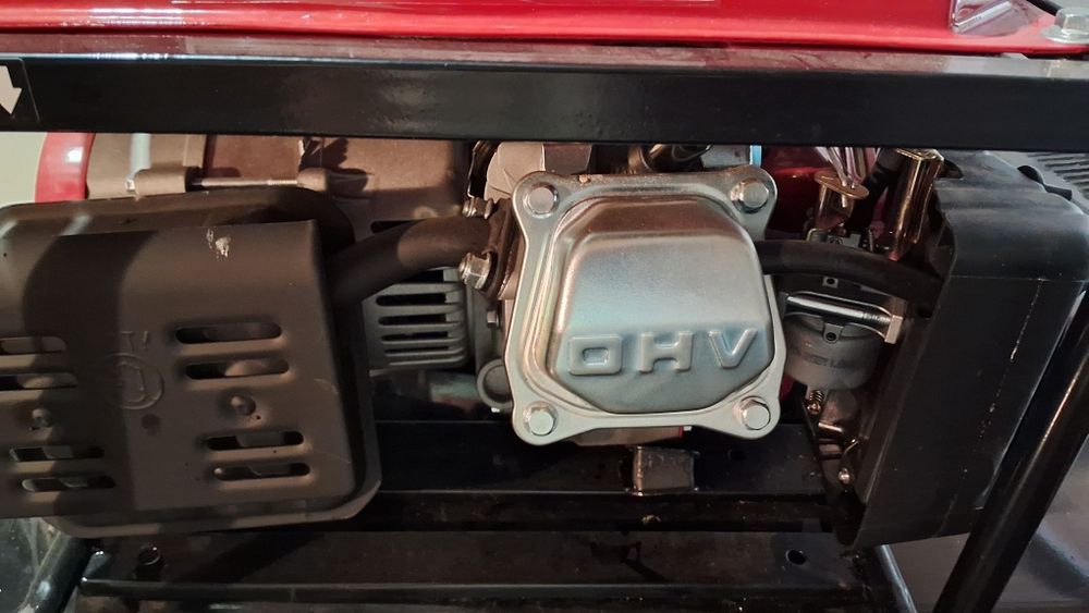 Бензиновый генератор