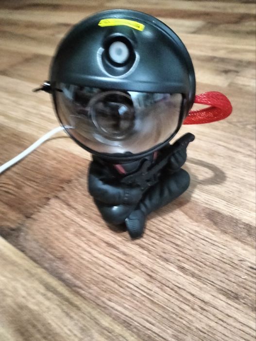 Проектор-нічник з космічною тематикою